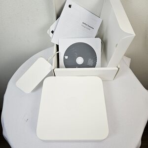 Apple AirPort Extreme MA073LL/A A1143 802.11n Wi-Fi Wireless Base Station